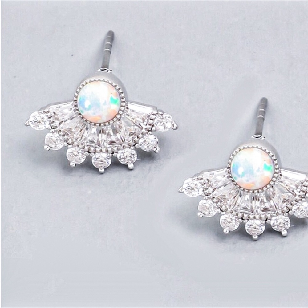 NEW! Fire Opal Stud Cubic Zirconia Fan Earrings - Picture 1 of 3